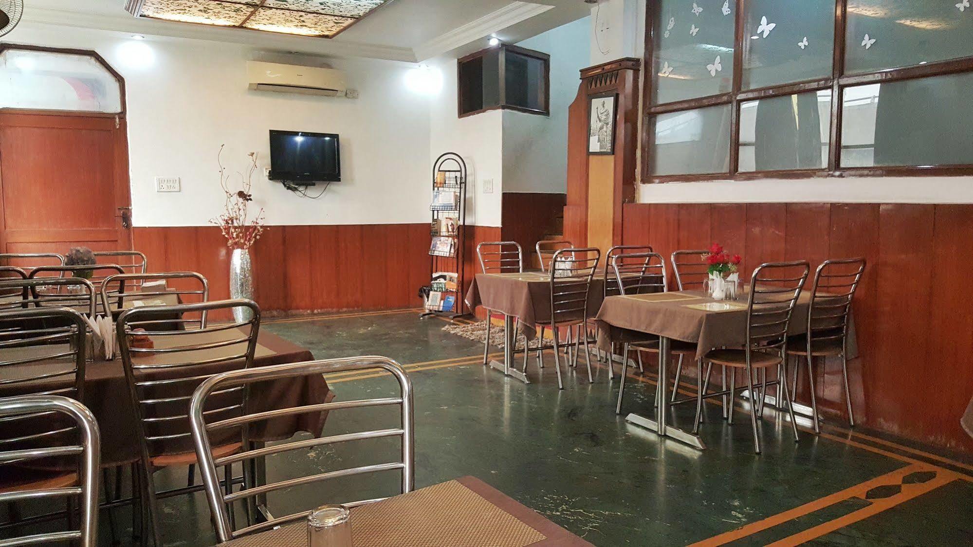Hotel Delhi Aerocity, Nh 48 Nowe Delhi Zewnętrze zdjęcie