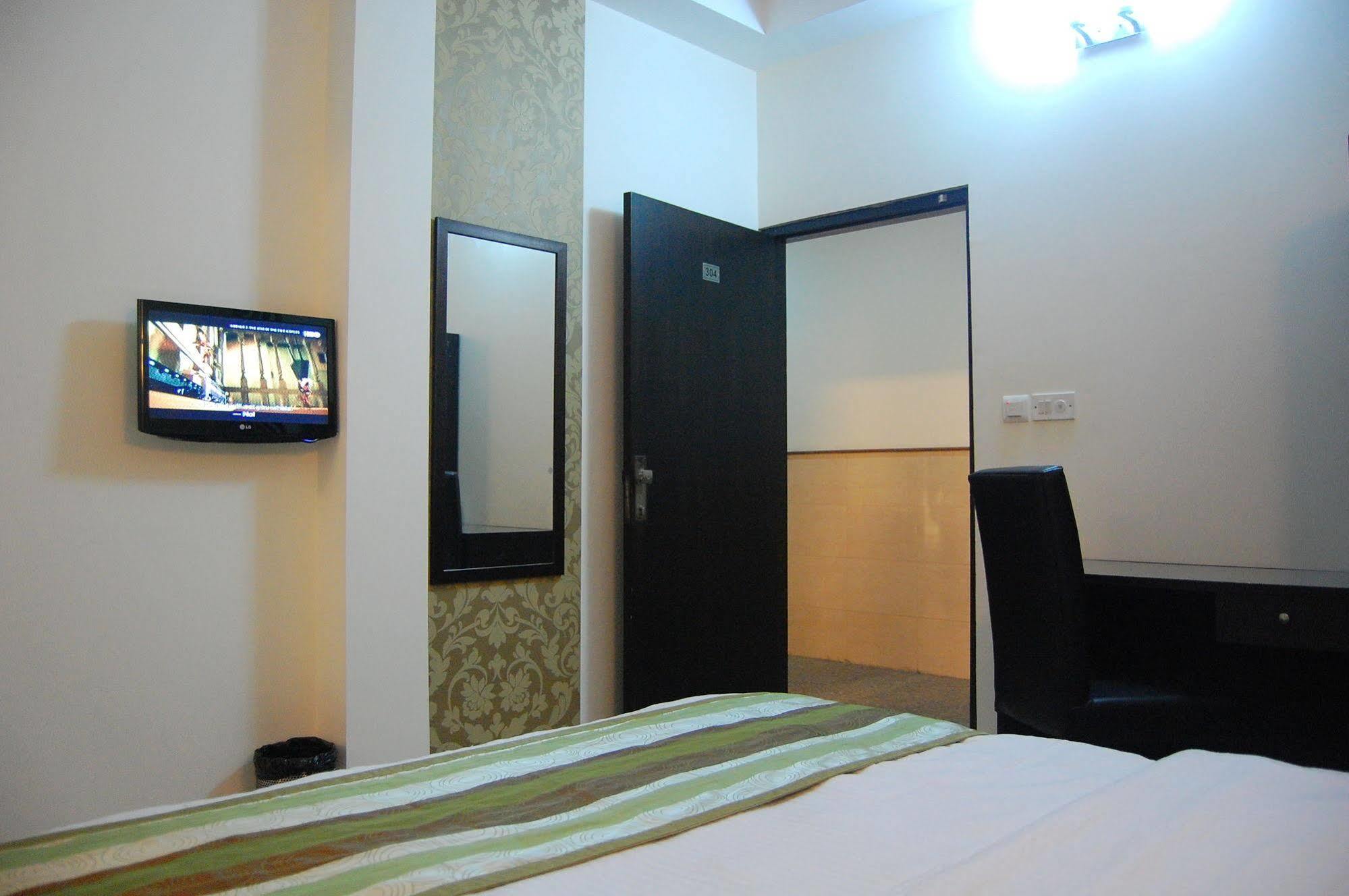 Hotel Delhi Aerocity, Nh 48 Nowe Delhi Zewnętrze zdjęcie