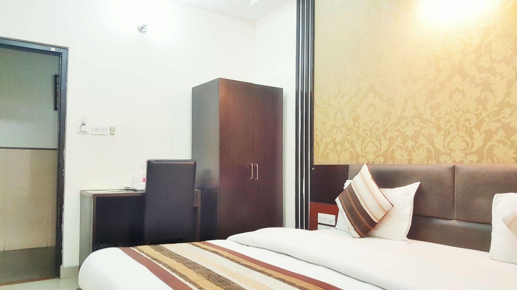 Hotel Delhi Aerocity, Nh 48 Nowe Delhi Zewnętrze zdjęcie